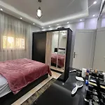 Luxury Cozy Apartment Near Attractions, Malls & Airport