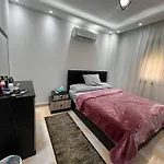 Luxury Cozy Apartment Near Attractions, Malls & Airport