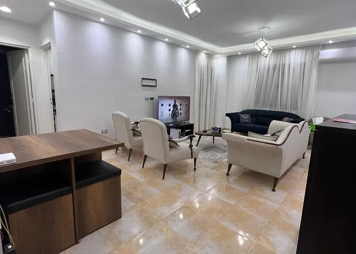 Luxury Cozy Apartment Near Attractions, Malls & Airport
