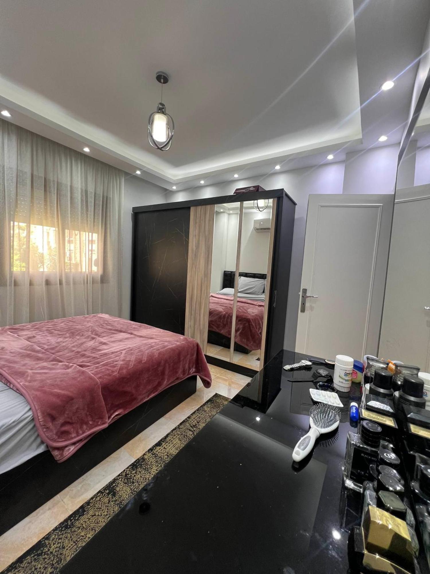 Luxury Cozy Near Attractions, Malls & Airport Apartment Cairo